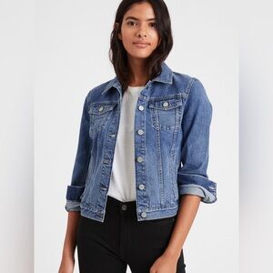 Banana Republic Essential Jean Jacket | Medium Wash | Women’s Small